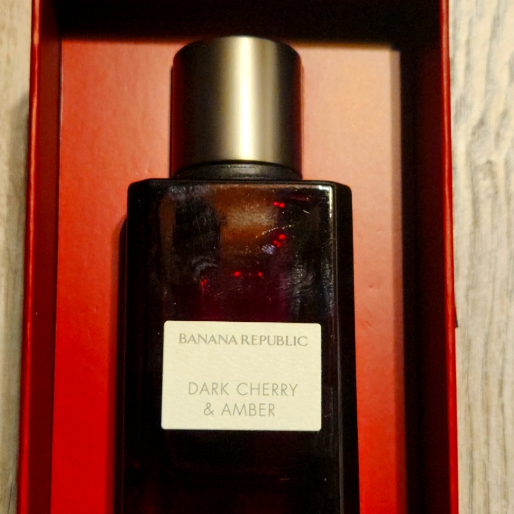BANANA REPUBLIC Icon Dark Cherry & Amber Women's